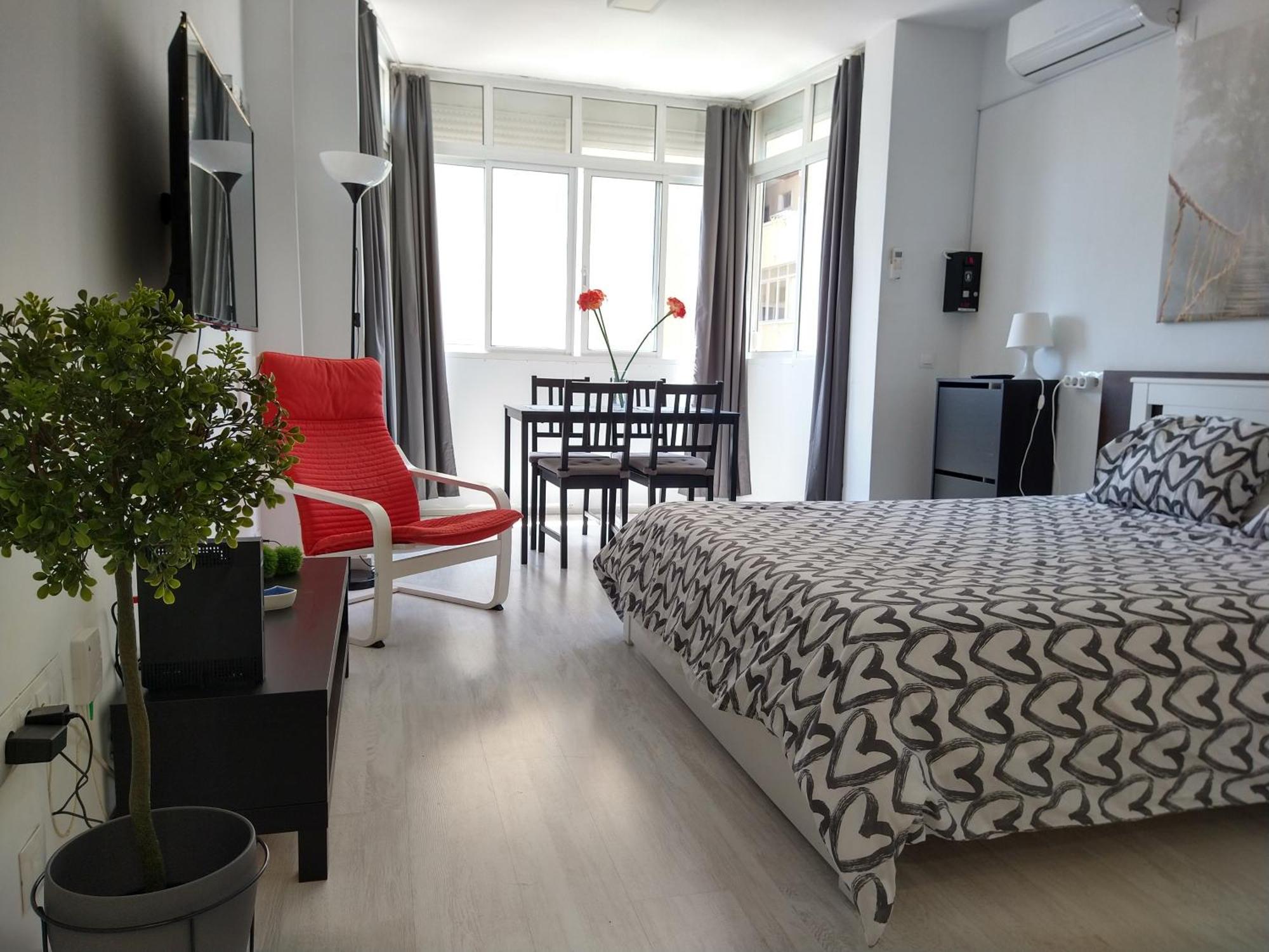 Amplio Estudio,Vista Mar Y Montana, A Pasos Del Centro توريمولينوس المظهر الخارجي الصورة